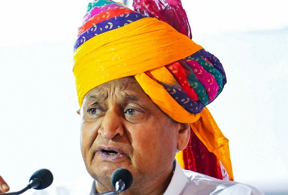 Gehlot's jibe: Governments change, but public interest and sensitivity should not be compromised