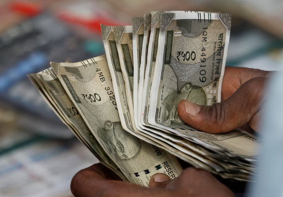 Government scheme: The government takes a loan of up to three lakh rupees to poor craftsmen and artisans, you should know