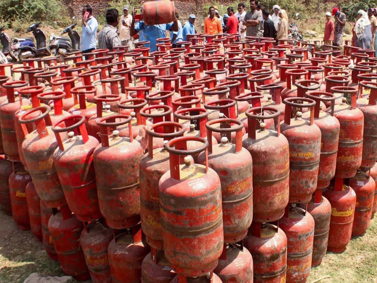 LPG: Check LPG cylinder prices in major cities before booking.