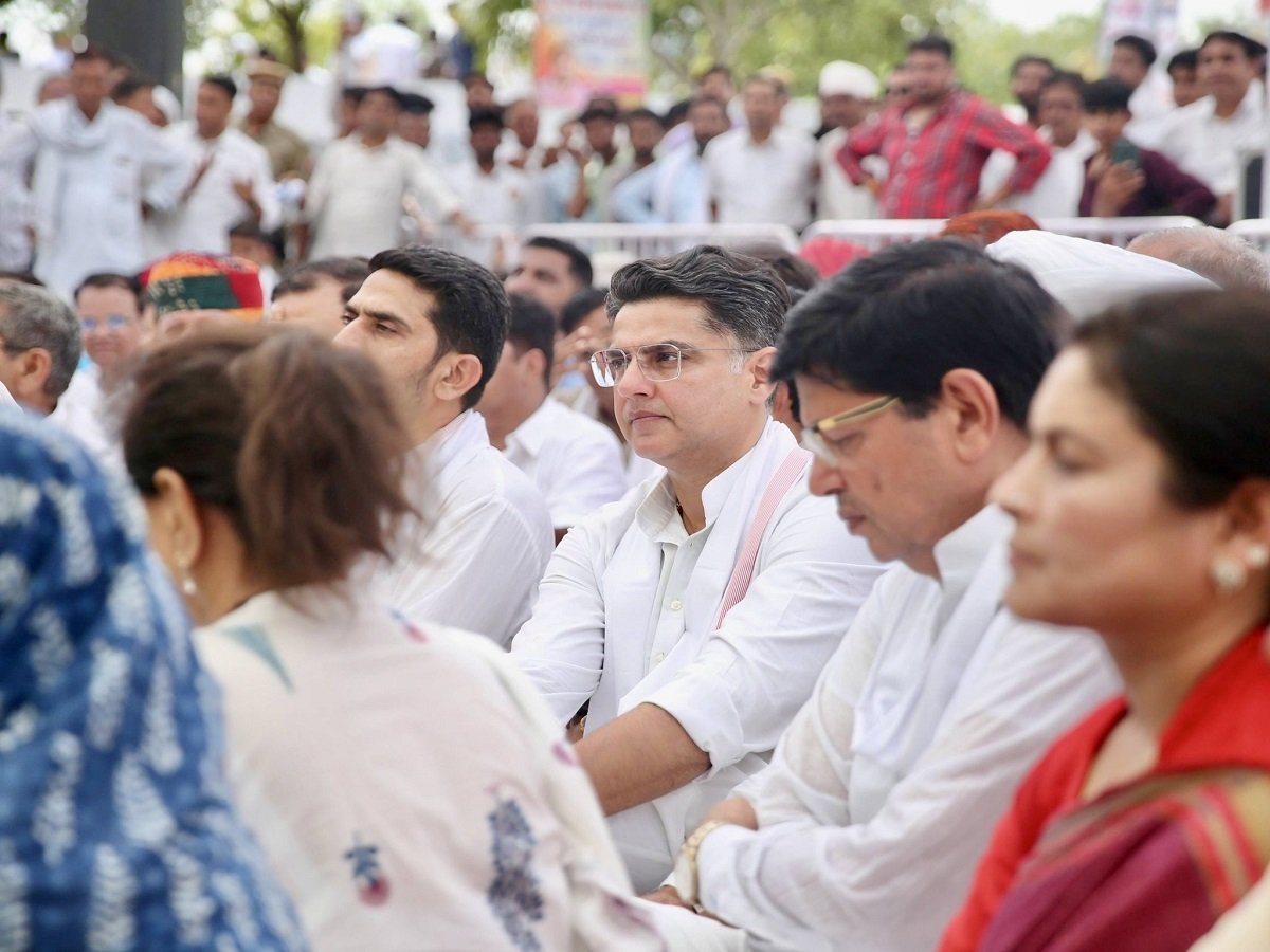 Sachin Pilot's major statement regarding Gehlot