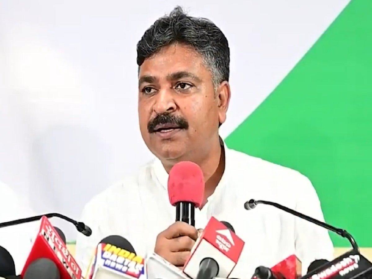 Jully corners the government over the paper leak, alleges full collusion by the BJP