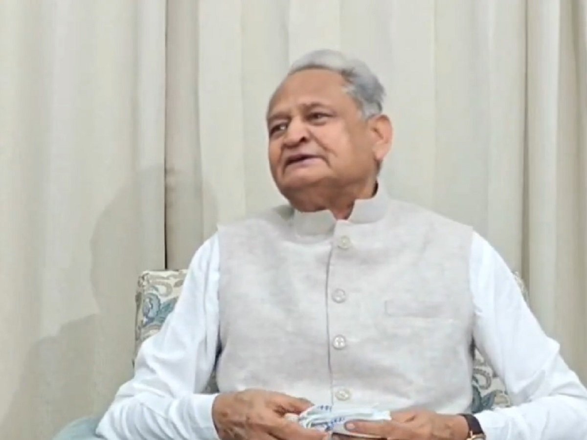 Gehlot's major statement regarding the split in the Trinamool Congress