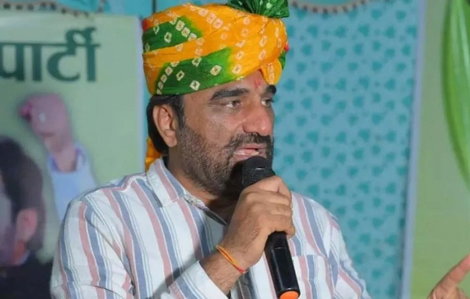 Rajasthan: Hanuman Beniwal's big statement on the arrest of Abhimanyu Poonia and Nirmal Chaudhary, said- Jaipur police's duplicity...