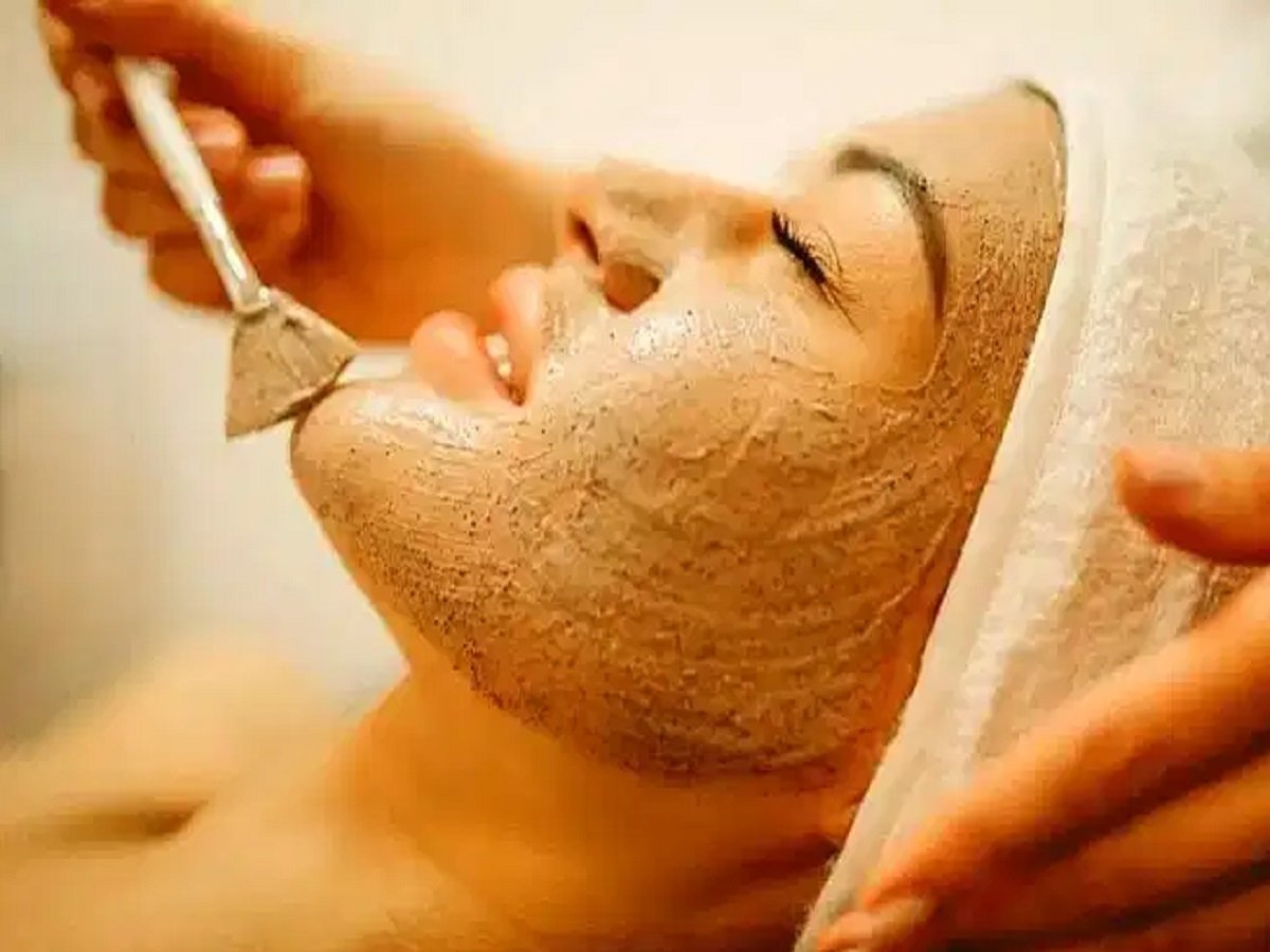 Beauty Tips: This face pack made from Multani mitti and tomato will enhance your facial beauty